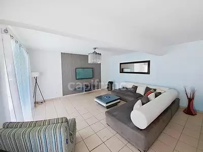 Maison, 196 m²