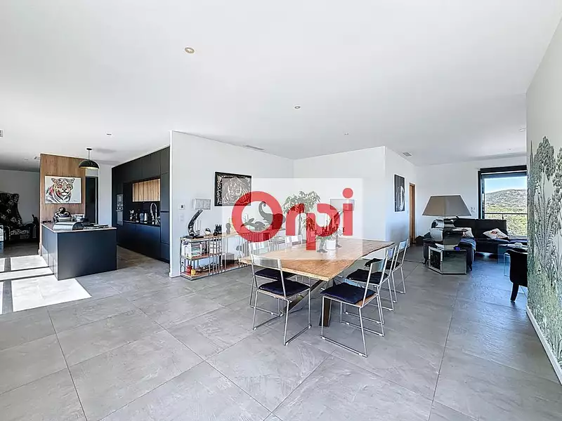 Appartement, 157 m²