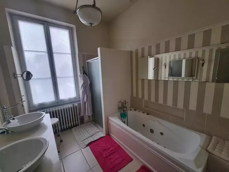 Maison, 250 m²