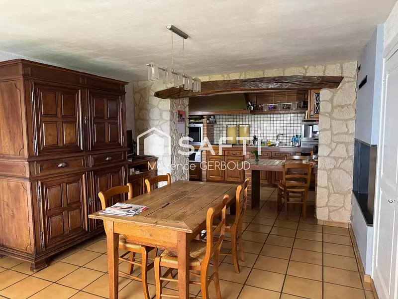 Maison, 184 m²