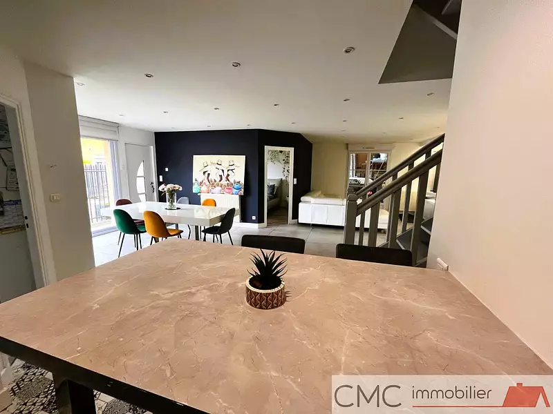 Maison, 284,69 m²