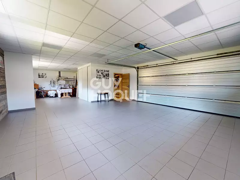 Maison, 240 m²