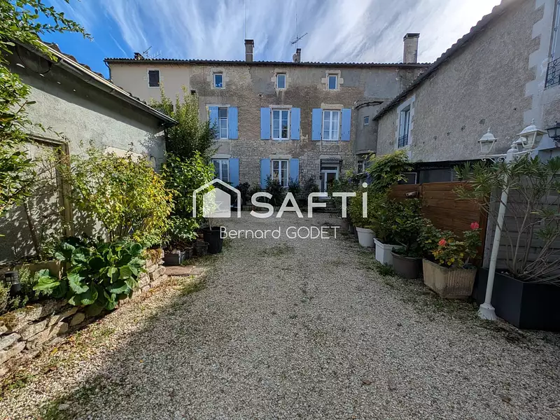 Maison, 374 m²