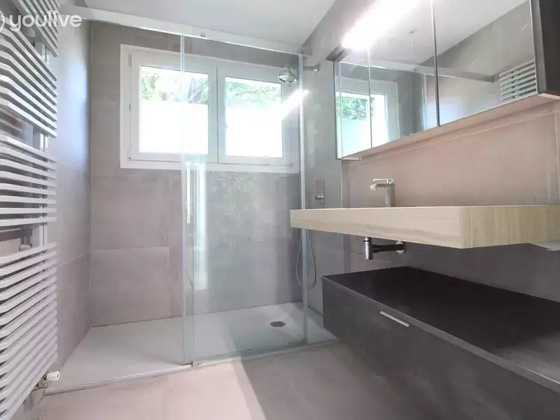 Maison, 250 m²