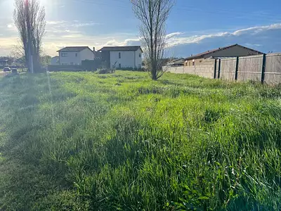 Terrain, 714 m²