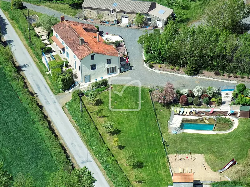 Maison, 231 m²