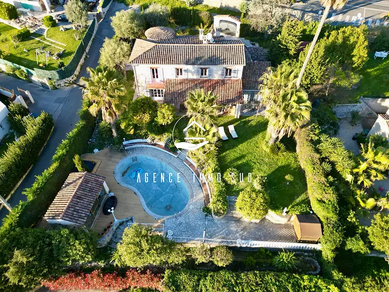 Maison, 230 m²
