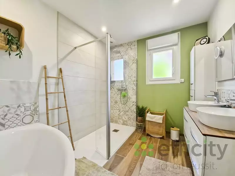 Maison, 160 m²
