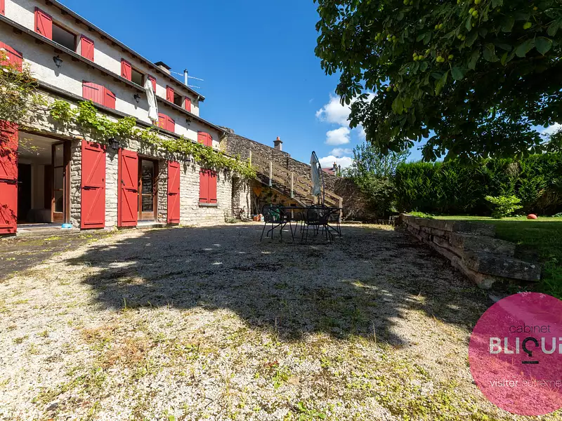 Maison, 375 m²