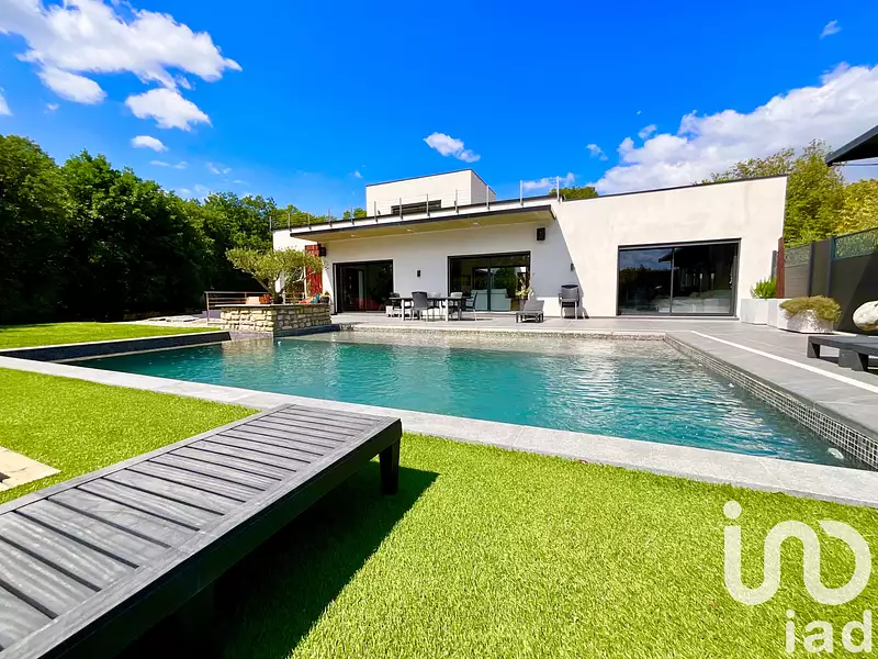 Maison, 218 m²