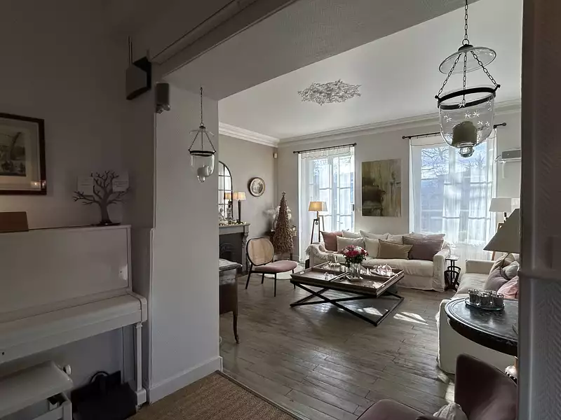 Maison, 230 m²