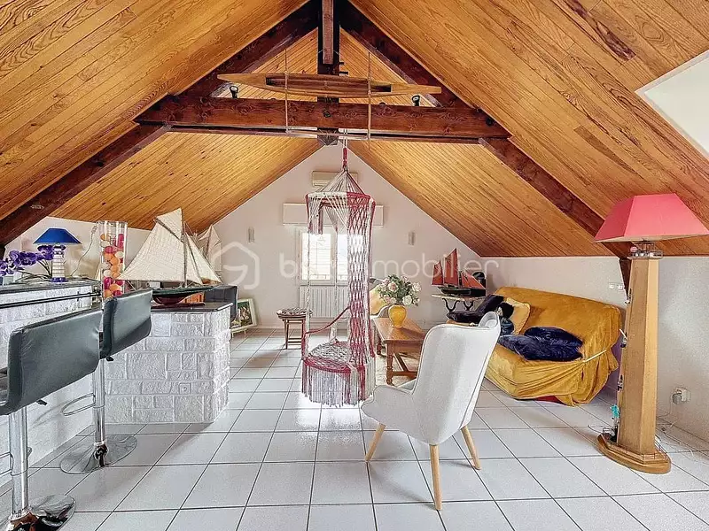 Maison, 208 m²