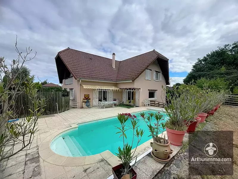 Maison, 254 m²