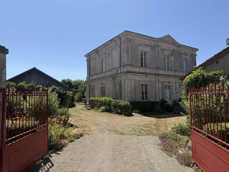 Maison, 288 m²
