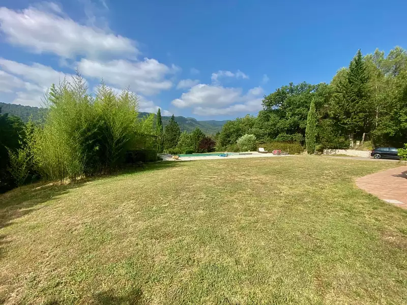 Maison, 245 m²