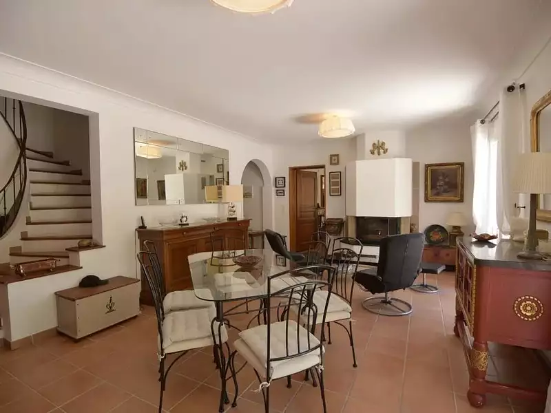 Maison, 228 m²