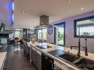 Maison, 260 m²