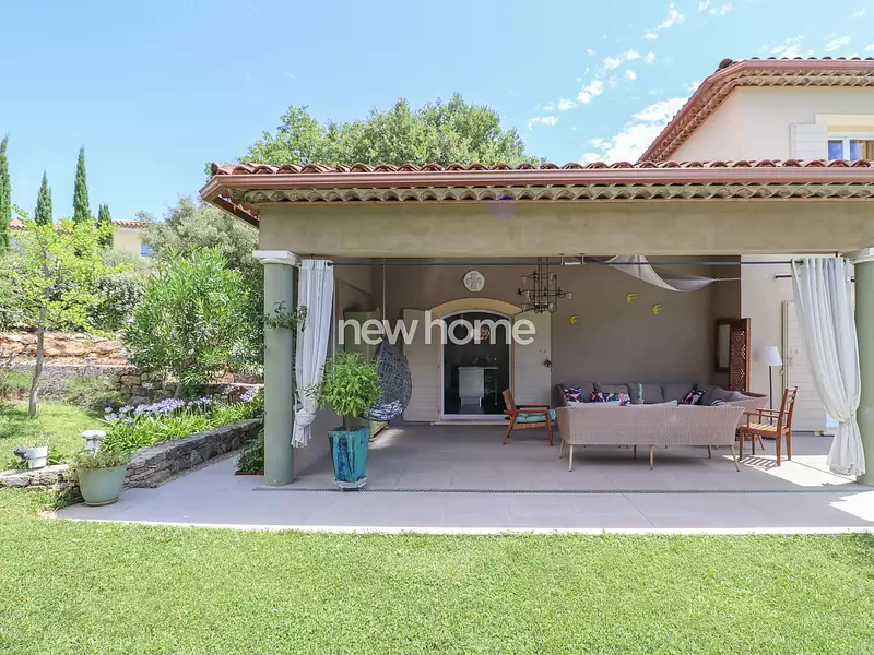 Maison, 222 m²