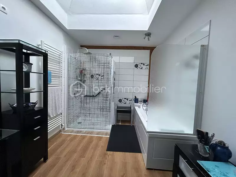 Maison, 270 m²