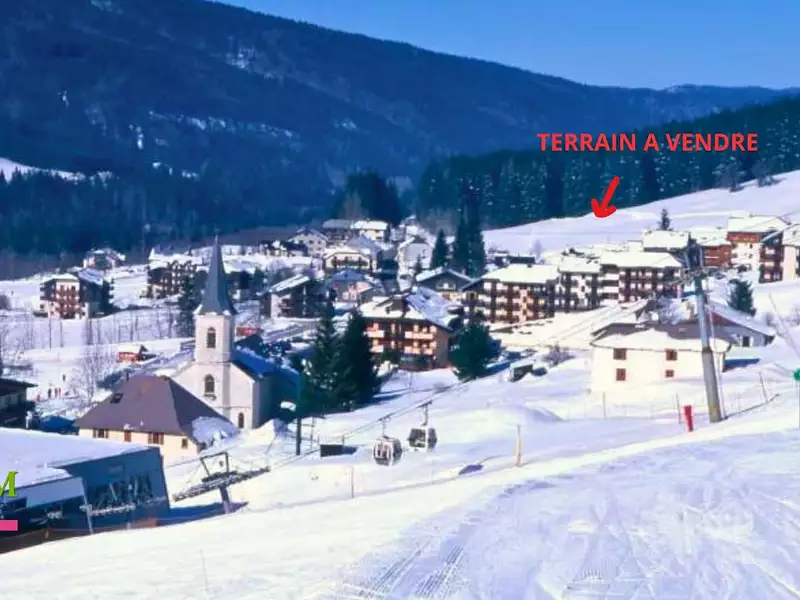 Terrain, 734 m²