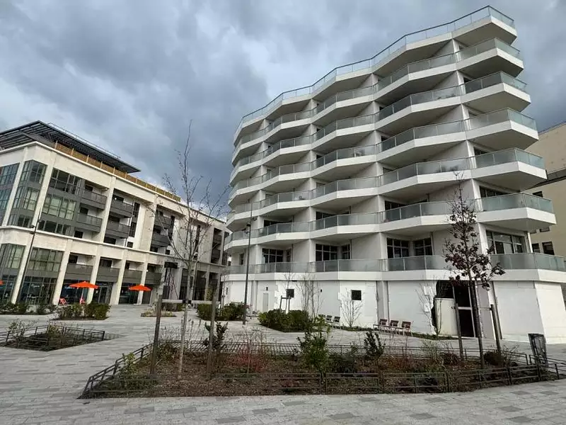 Divers, 437 m²