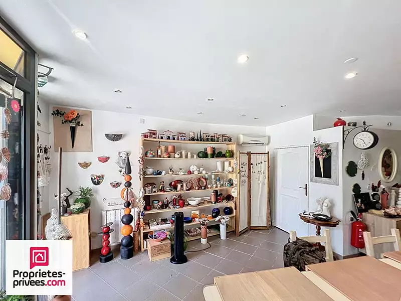 Immeuble, 220 m²
