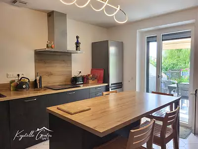 Maison, 166 m²