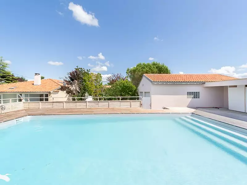 Maison, 185 m²