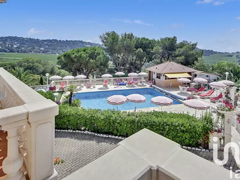Divers, 850 m²