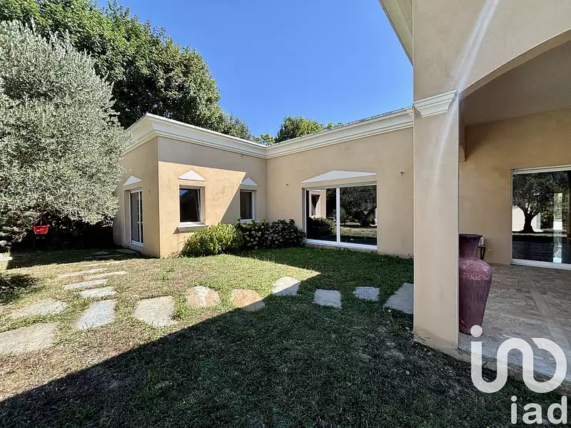 Maison, 240 m²