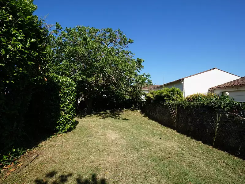 Terrain, 1 836 m²