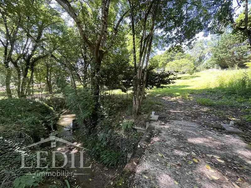 Terrain, 3 773 m²