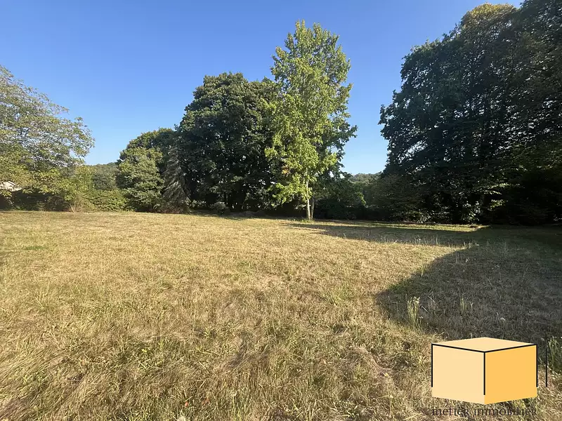 Terrain, 735 m²