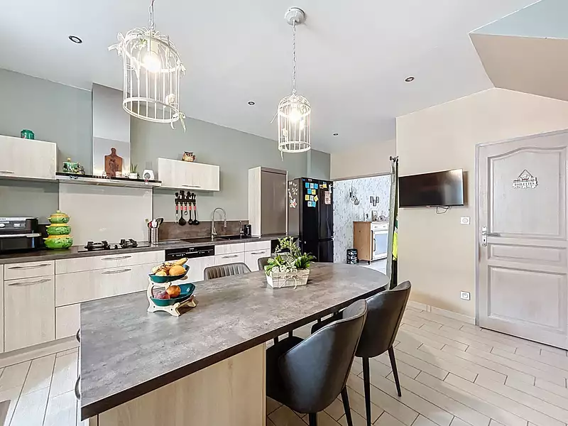 Maison, 166 m²