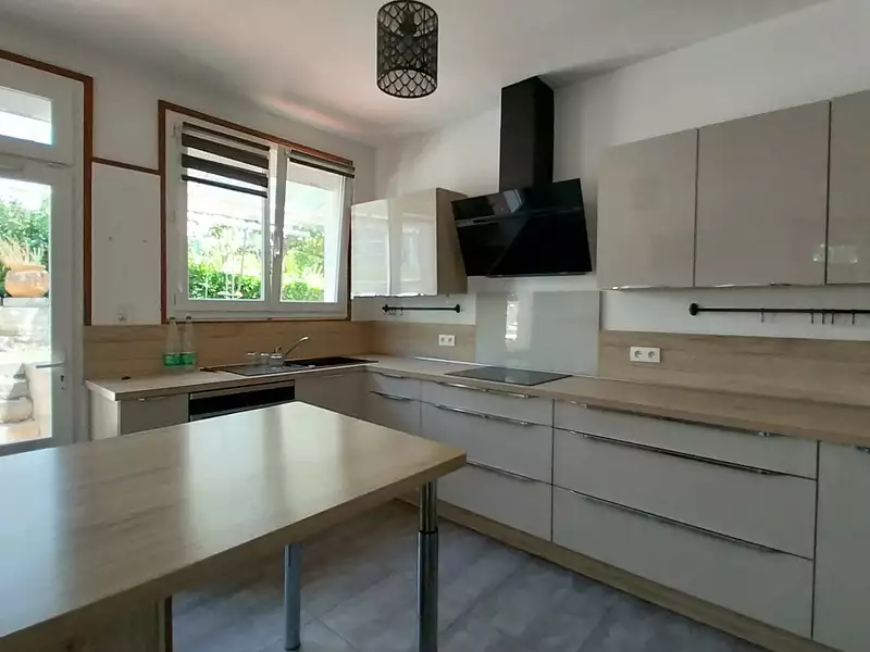Maison, 198 m²