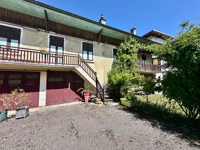 Maison, 196 m²