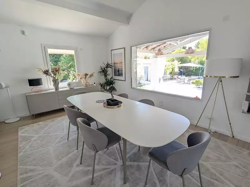 Maison, 260 m²