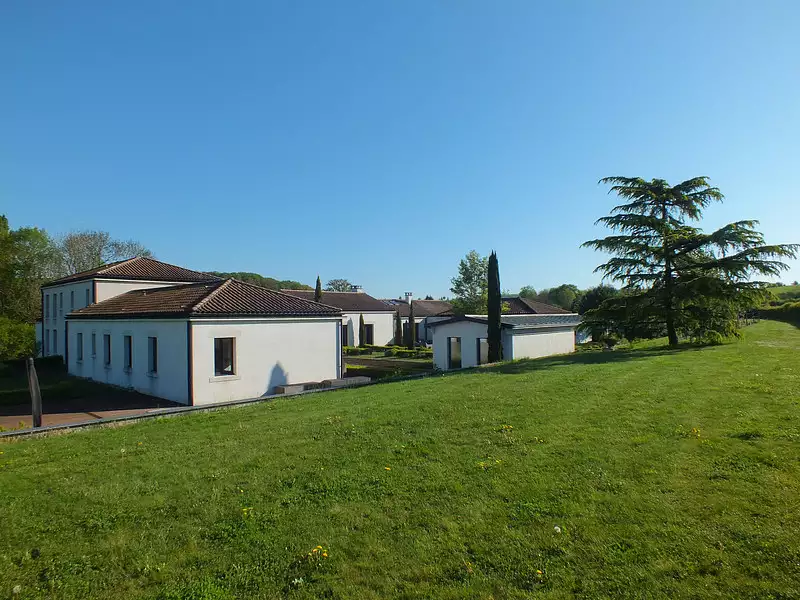 Maison, 730 m²