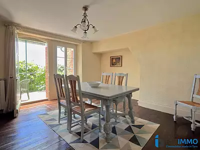 Immeuble, 242 m²