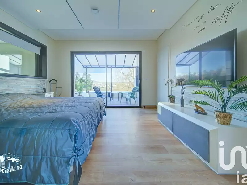 Maison, 250 m²