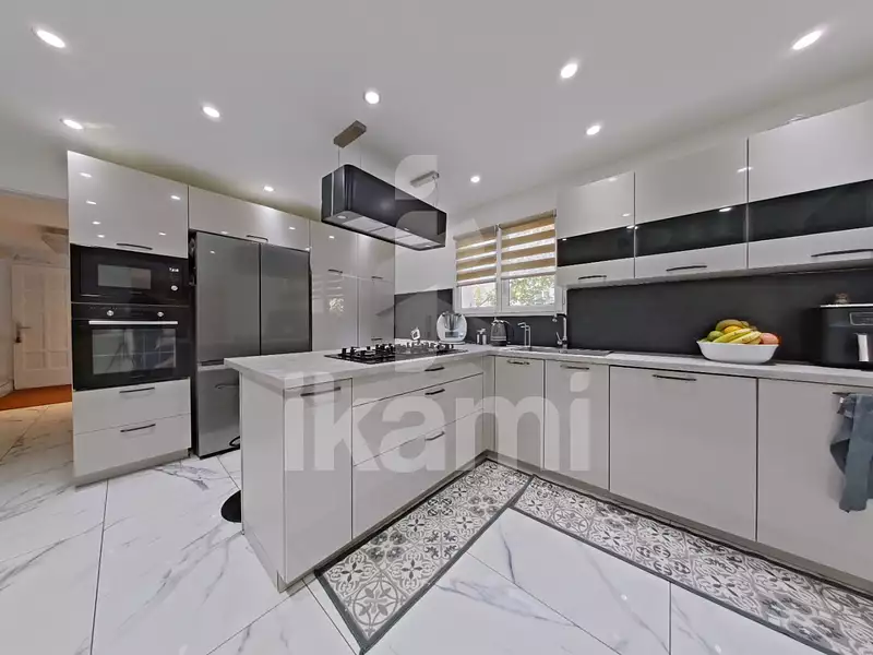 Maison, 218,85 m²