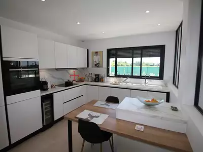 Maison, 167 m²