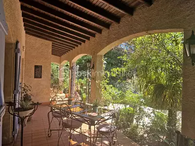 Maison, 277 m²