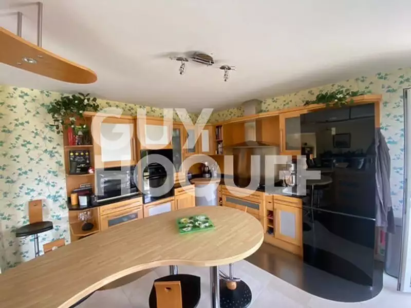 Maison, 200 m²