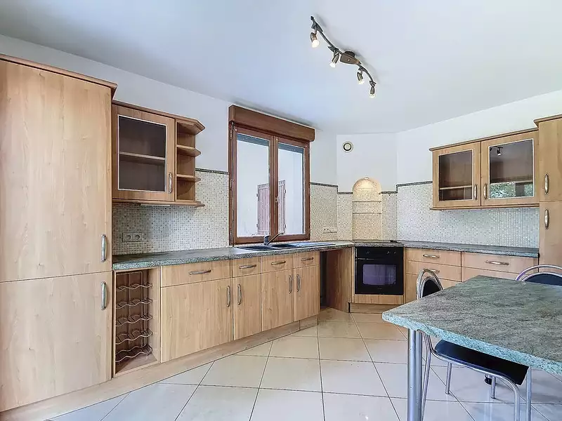 Maison, 180 m²