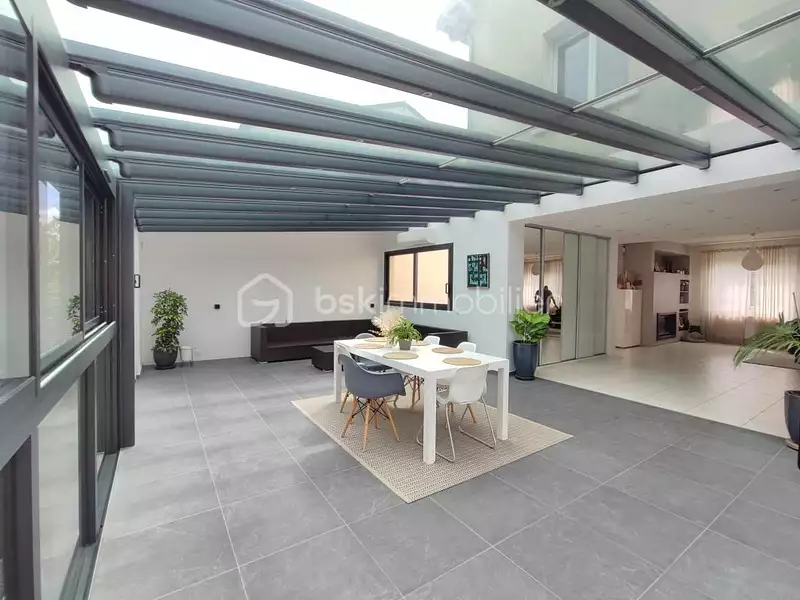 Maison, 268 m²