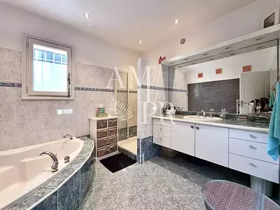 Maison, 215 m²