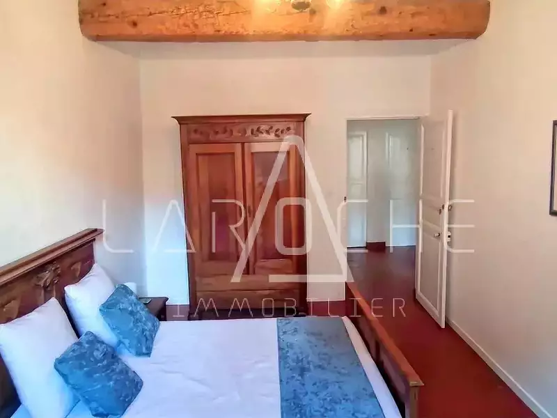 Maison, 221 m²