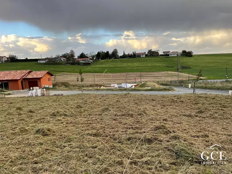Terrain, 674 m²