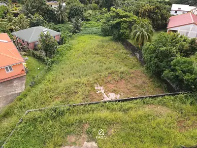 Terrain, 1 400 m²